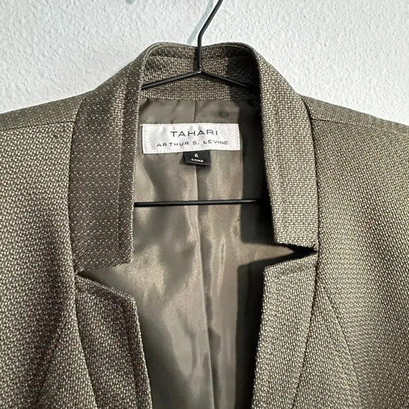 Tahari Arthur S Levine Womens Blazer Jacket Olive Green Three Button Textured - Picture 3 of 16
